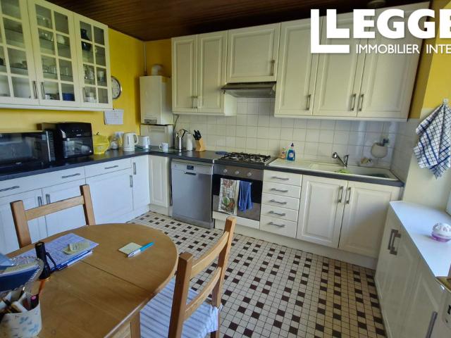 Secteur Guer / Carentoir: Jolie maison de campagne offrant un intérieur chaleureux, un jardin clos un garage