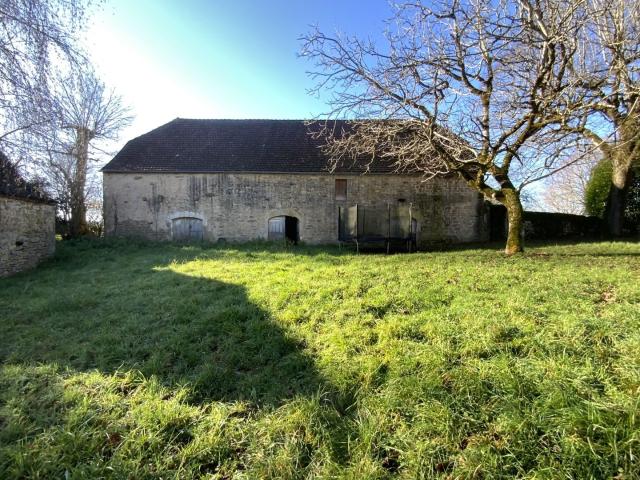 Secteur Gramat, à vendre corps de ferme en pierre avec dépen. 131m² Gramat