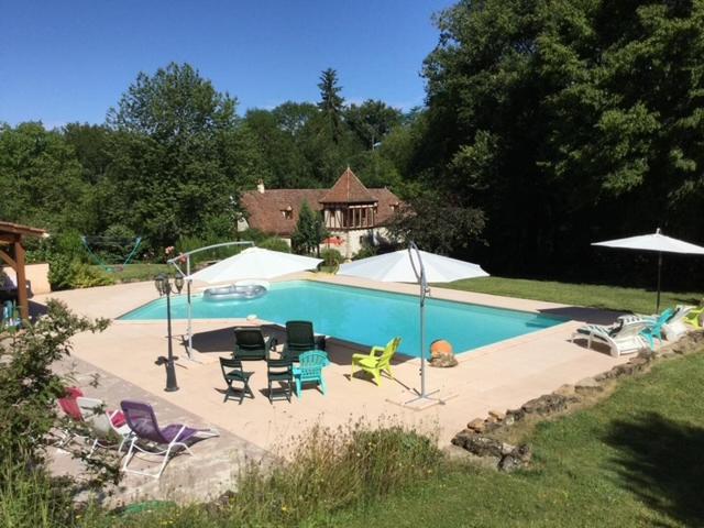 Secteur Gramat, dans un écrin de verdure, à vendre Magnifiqu. 340m² Gramat