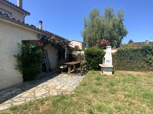 Secteur Gramat, maison d'habitation, 3 chambres, terrain 356. 85m² Gramat