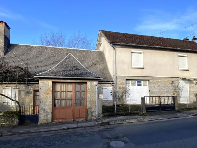 Secteur Gramat, maison familiale avec jardinet, maisonnette. 95m² Gramat