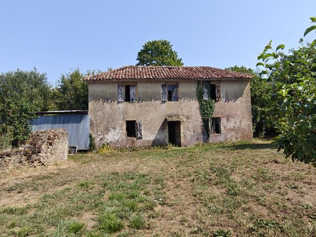 Secteur Hagetmau corps de ferme à restaurer 'ancienne maison/grange avec CU' sur 3 Hectares