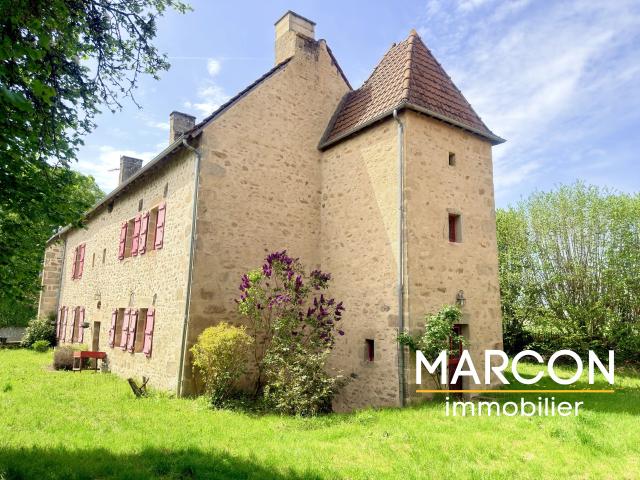 Secteur JOUILLAT Maison en pierre de caractère avec tour