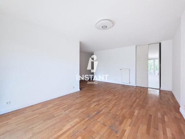 Secteur LAC 3 Chambres Parking