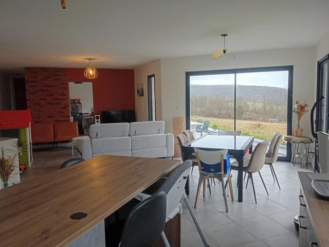 Secteur Le Fréchet, Maison contemporaine de 4 chambres sur 7. 120m² Le Fréchet
