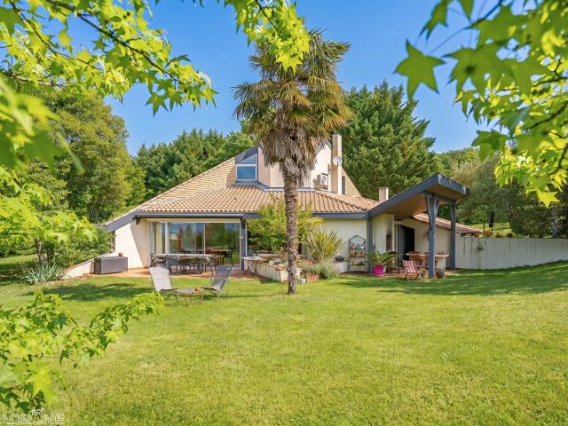 Secteur Le Lédat, à 5 minutes de Villeneuve sur Lot, en plei. 137m² Lédat