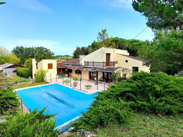 Secteur recherché, rive droite à 3 minutes des commodités, n. 180m² Villeneuve sur Lot