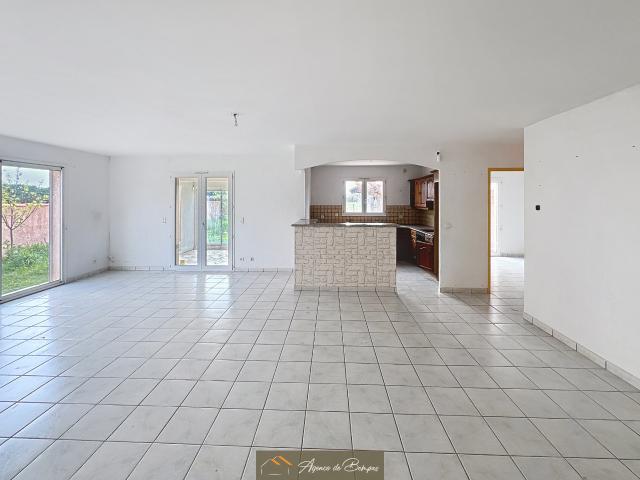 SECTEUR RESIDENTIEL VILLA 3 FACES DE PLAIN PIED