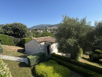 SECTEUR SAINT JACQUES GRASSE: MAISONNETTE INDEPENDANTE