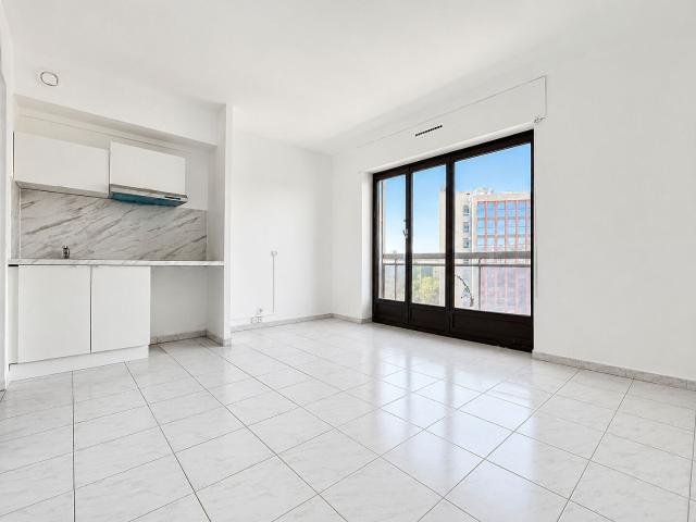 Secteur Timone Location studio avec balcon