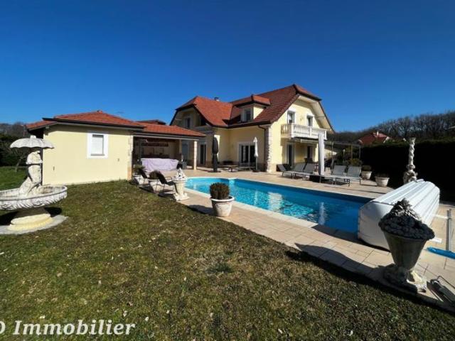 Secteur Veigy Foncenex vends très belle maison d’architecte avec piscine