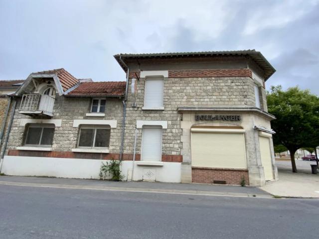 Secteur Witry les Reims, maison à rénover + dépendances et jardin