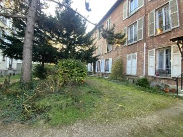 SECTEUR 10 MIN GARE RER E DERNIER ETAGE