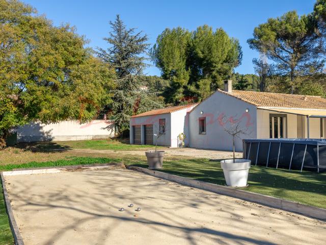 Secteur 12ème Maison individuelle de plain pied T4 avec dépendances sur un terrain de 1 360 m2