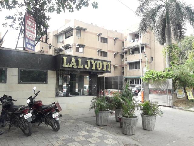 Sector 9 Rohini 3 BHK Apartment For Sale New Delhi