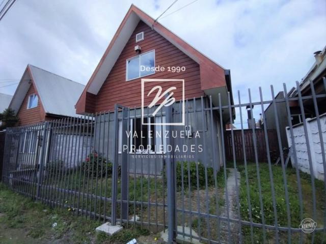SECTOR LABRANZA, COMODA Y ACOGEDORA, 3 DORMITORIOS 1 BAÑO ESTACIONAMIENTO AMPLIO PATIO