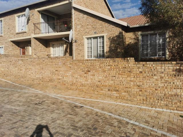 Secure 3 bedroom And 2 bath Apartment In Radiokop