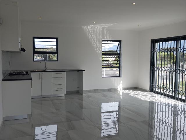 Secure 2 bedroom And 1 bathroom Apartment In Boundary Road, Schaapkraal