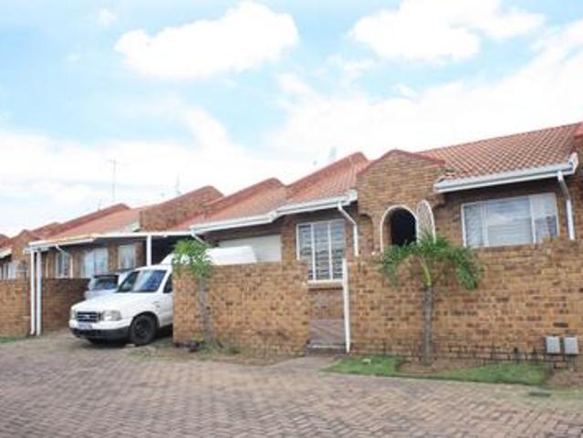 secure 2 bedroom townhouse: gated ac.