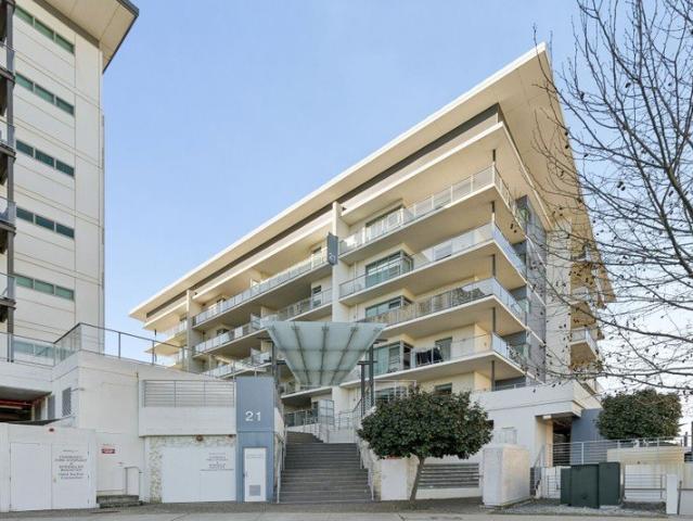 Secure, Comfortable Residence on Fifth Floor