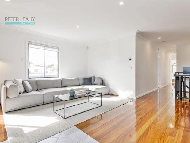 Secure Corner Townhouse with Huge Double Garage – Gas and Water usage included!