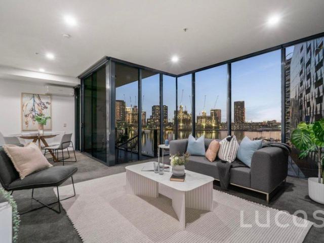 SECURE A 7TH FLOOR HAVEN WITH HARBOUR VIEWS AND INCREDIBLE SPACE