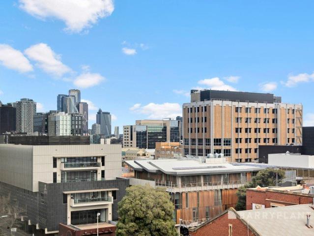 Secure a Prime Student Apartment in the Sought After College Square Complex