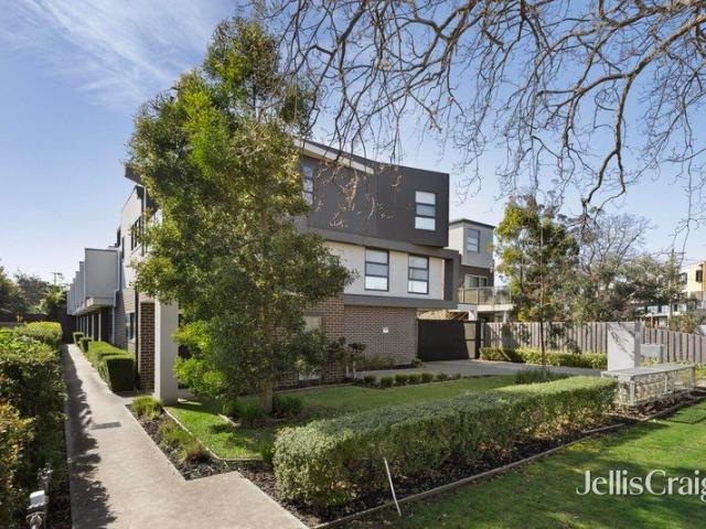 Secure and serene contemporary residence with dual master suites