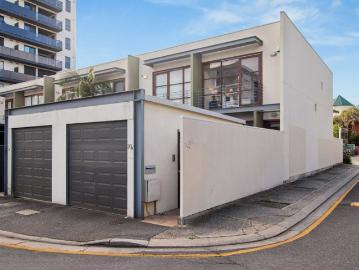 Adelaide, South Australia - Balcony, Parking