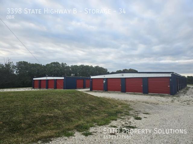 Secure and Spacious 10 X 20 Storage Unit