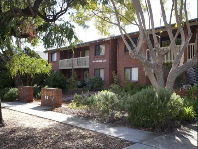 SECURE APARTMENT ON GROUND FLOOR IN GREAT COMPLEX!