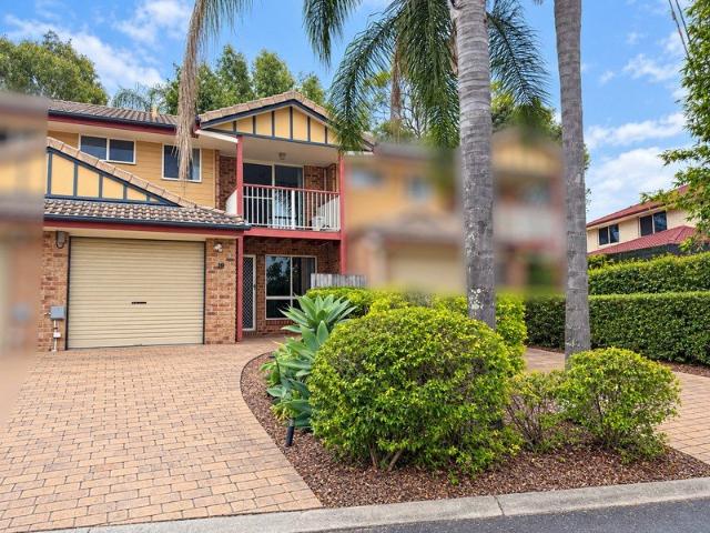 Secure Gated Complex Long Driveway & Walk to Everything