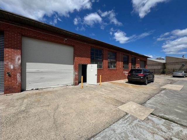 SECURE FOOD TENANT | 6.5% RETURN | LONG LEASE