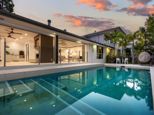 Hard to Find, Impossible to Replace Secure Family Estate on 1,400sqm