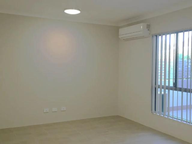 Secure One Bedroom Apartment with Leafy Outlook