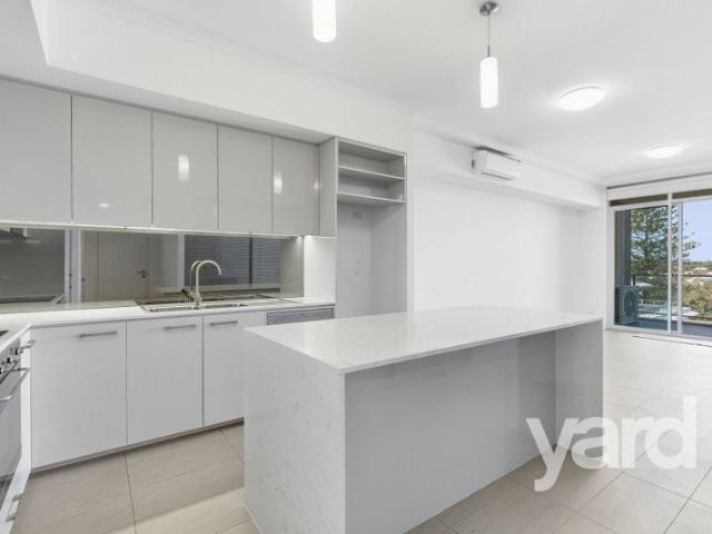 Secure, Modern and Light Apartment!