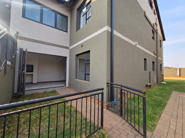 Secure & modern ground floor unit to rent in Norton Home Estates