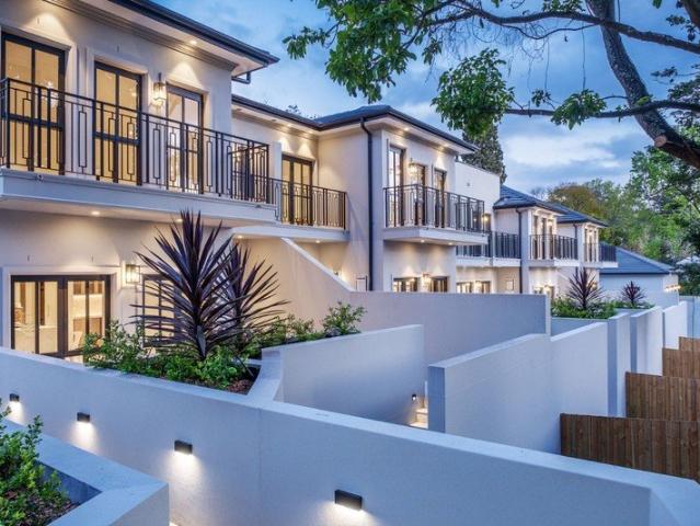 SECURE, SINGLE LEVEL VILLA
