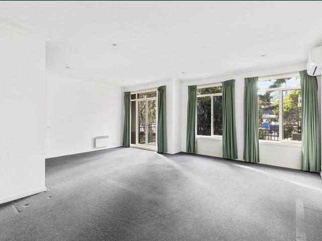 Secure & Spacious Apartment in a Prime Doncaster East Location