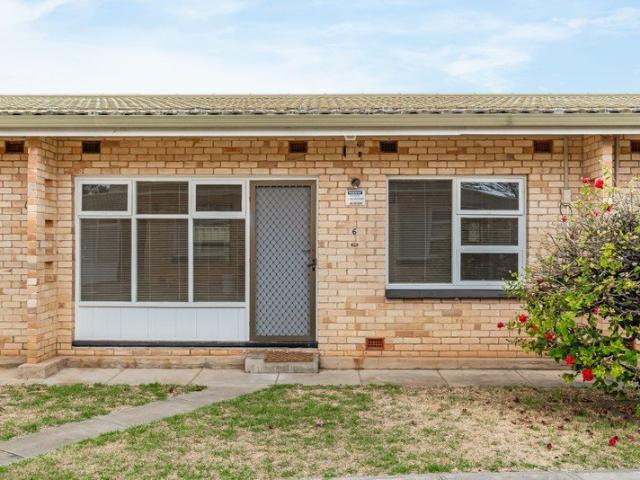 Secure, spacious unit just minutes from the beach