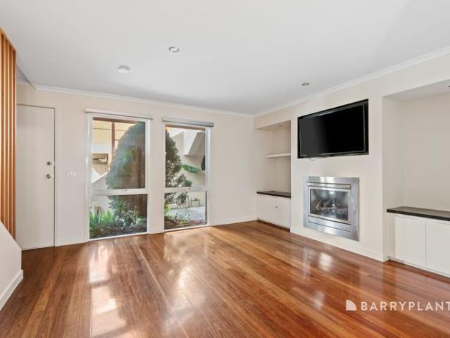 Secure & Stylish Thornbury Living in a Gated Community
