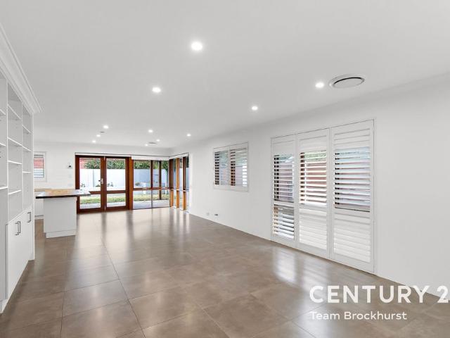 Secure, Stylish and Steps from the Coast