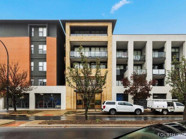 Secure, Stylish & Superbly Located Modern Apartment Living in the Heart of St Clair