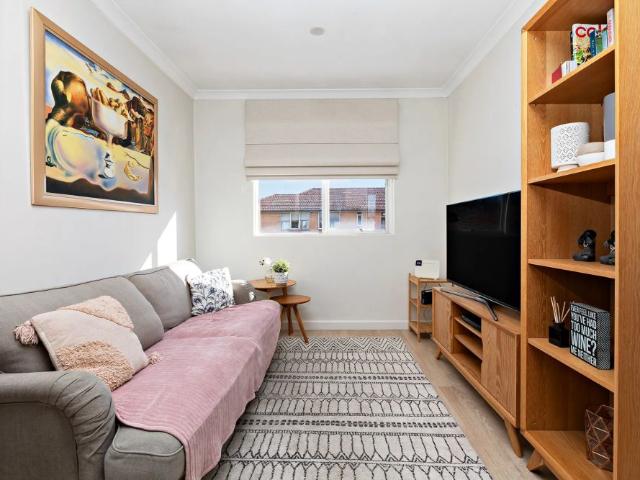 Secure, Sunlit & Perfectly Positioned in the Heart of Elwood FURNISHED