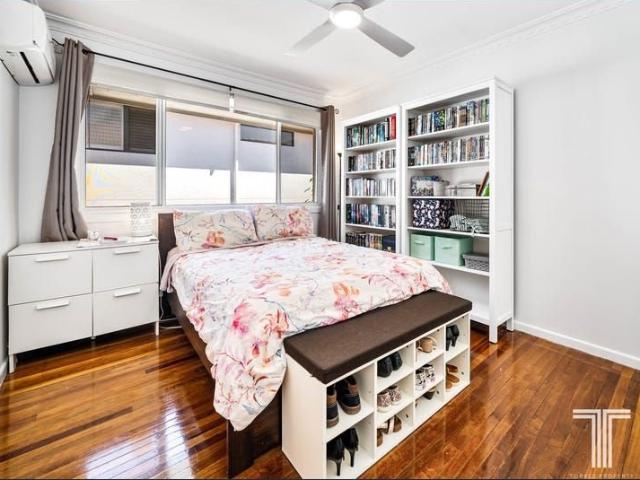 Secure & Quiet 1 Bed Gem with Air Con and Car Parking