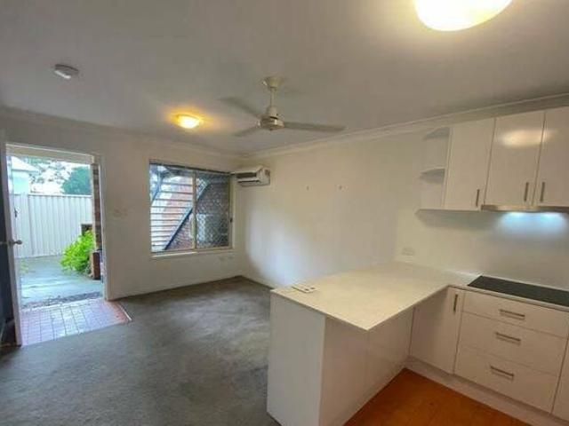 Secure quiet 1bedder in Stafford