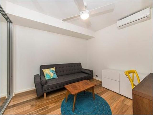 Secure refurbished city apartment easy walk to CBD and Northbridge