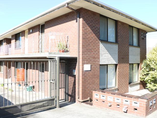 Secure, Well Located One Bedroom Apartment in Brunswick West