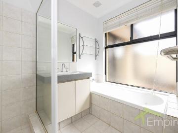 SECURE VILLA IN QUIET CUL DE SAC