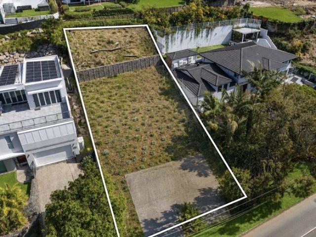 Secure your position on The Royal Esplanade Manly